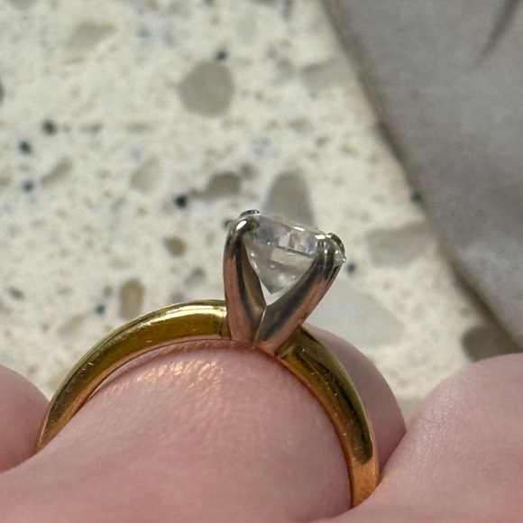 Gold Diamond Ring - Picture 2 of 6